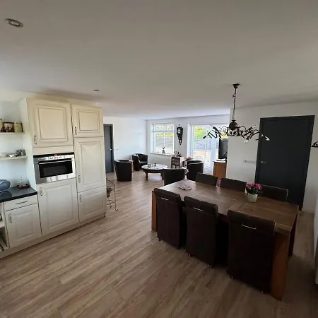 Lena Semesterbostad *