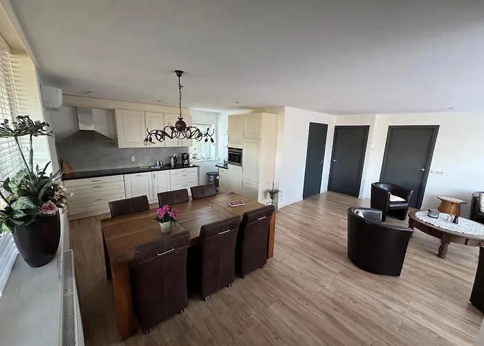 Semesterbostad Lena Dreumel